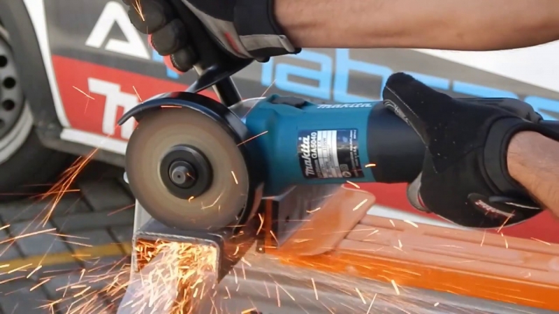 Шлифмашина угловая MAKITA GA5040C