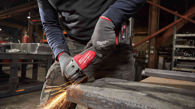 Шлифмашина угловая аккумуляторная MILWAUKEE M18 FSAG125X-0 FUEL 4933478701